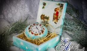 Christmas set with clock