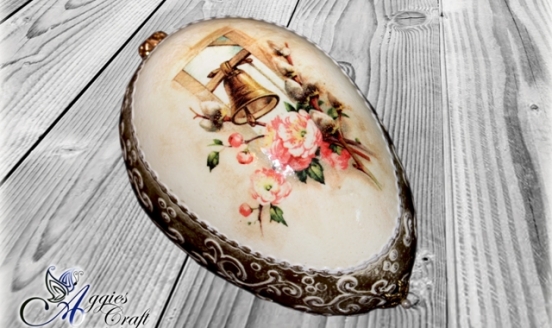 Decoupage Tutorial - Easter egg with relief and wax paste